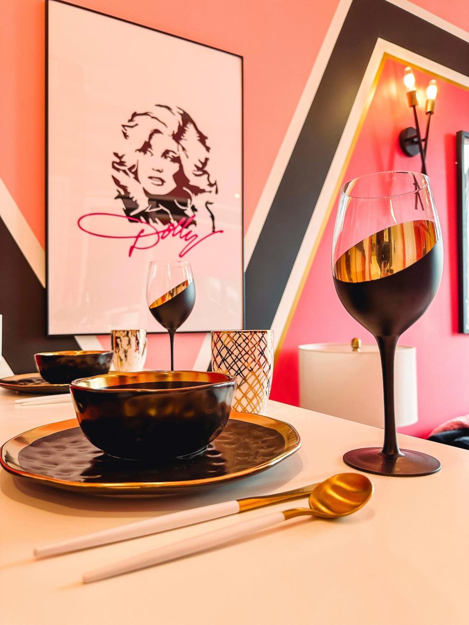 Dolly'S Glam Getaway - Glittering Gem Near Broadway Villa Нашвил Екстериор снимка