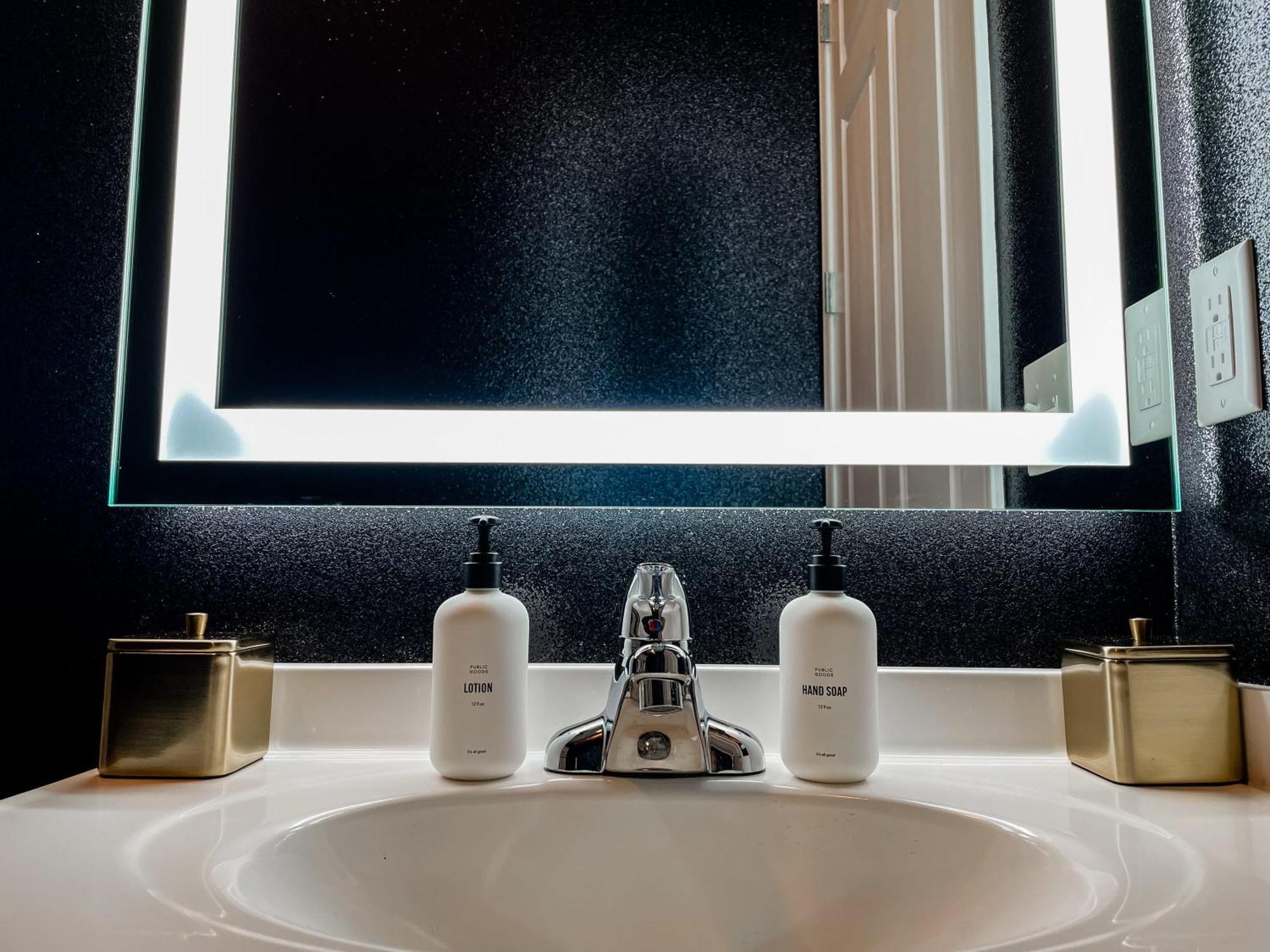 Dolly'S Glam Getaway - Glittering Gem Near Broadway Villa Нашвил Екстериор снимка